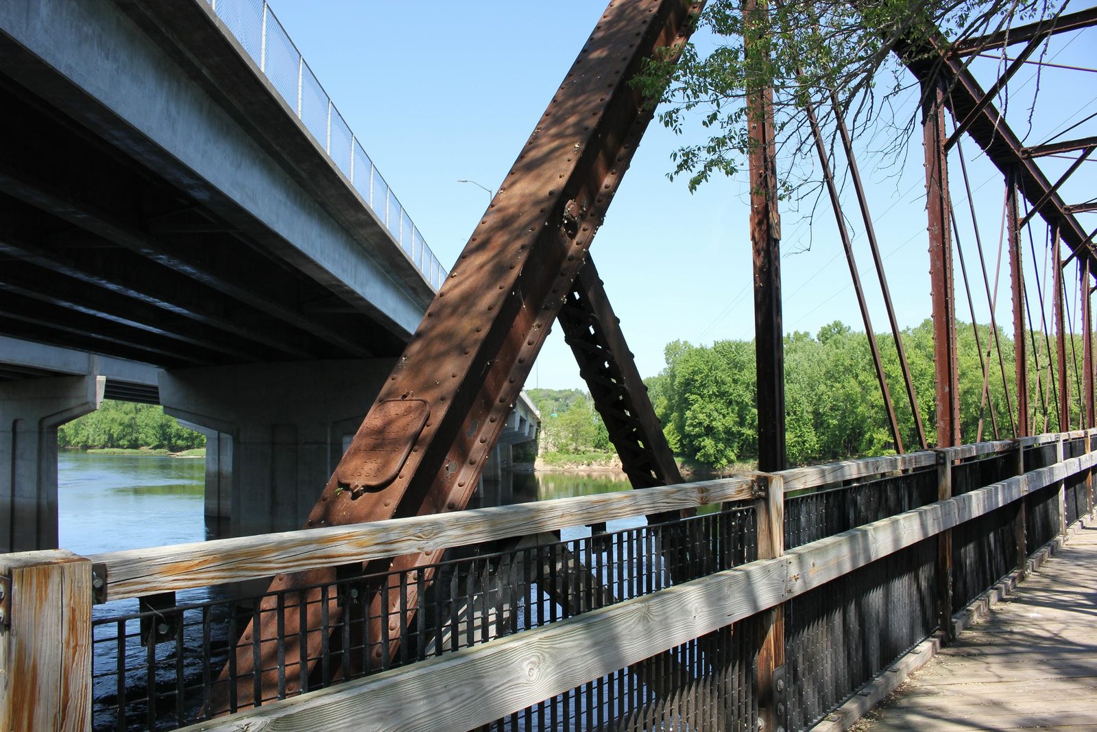 Endpost, south span (span #1)